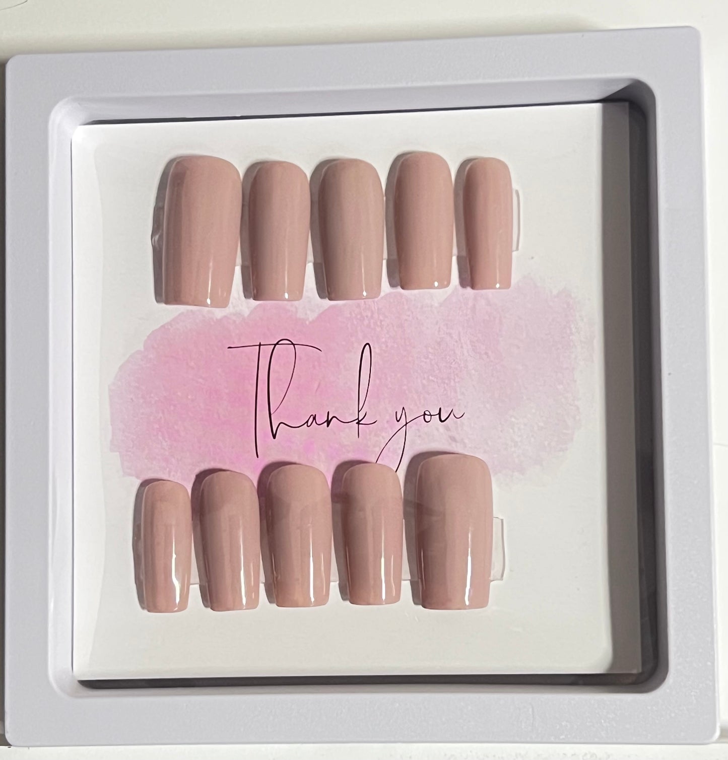 Size medium set of 10 medium length and square shaped. A great neutral taupe colored gel polish.