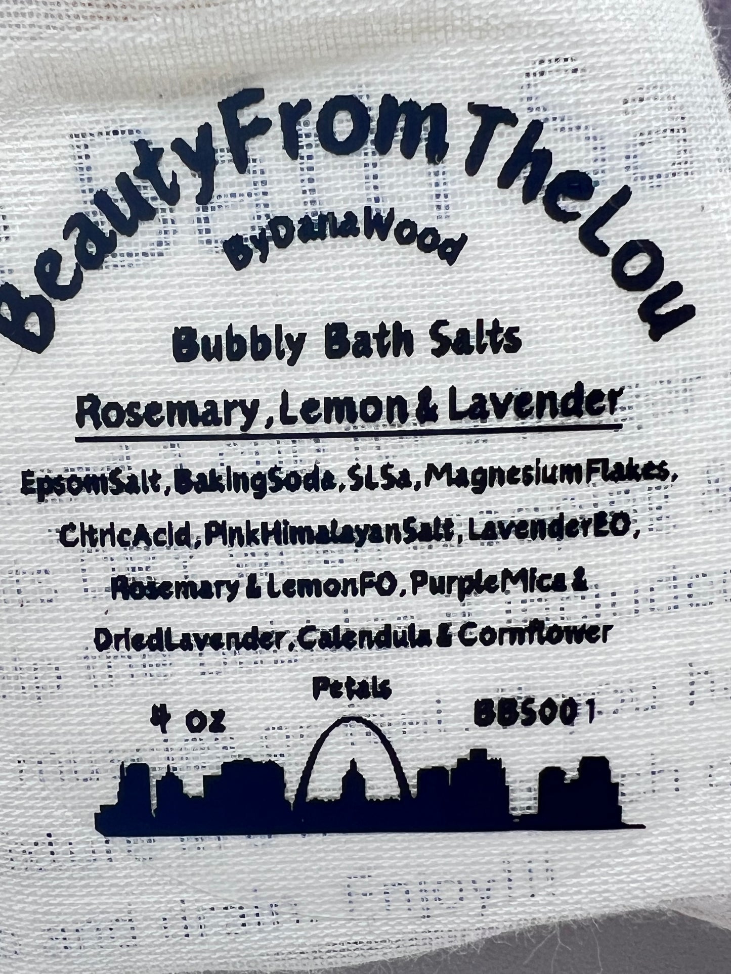 Bubbly Bath Salts Ingredients: Epsom, Baking Soda, SLSa, Magnesium Flakes, Citric Acid, Pink Himalayan and Lavender Ess Oil & Rosemary and Lemon frag oil.