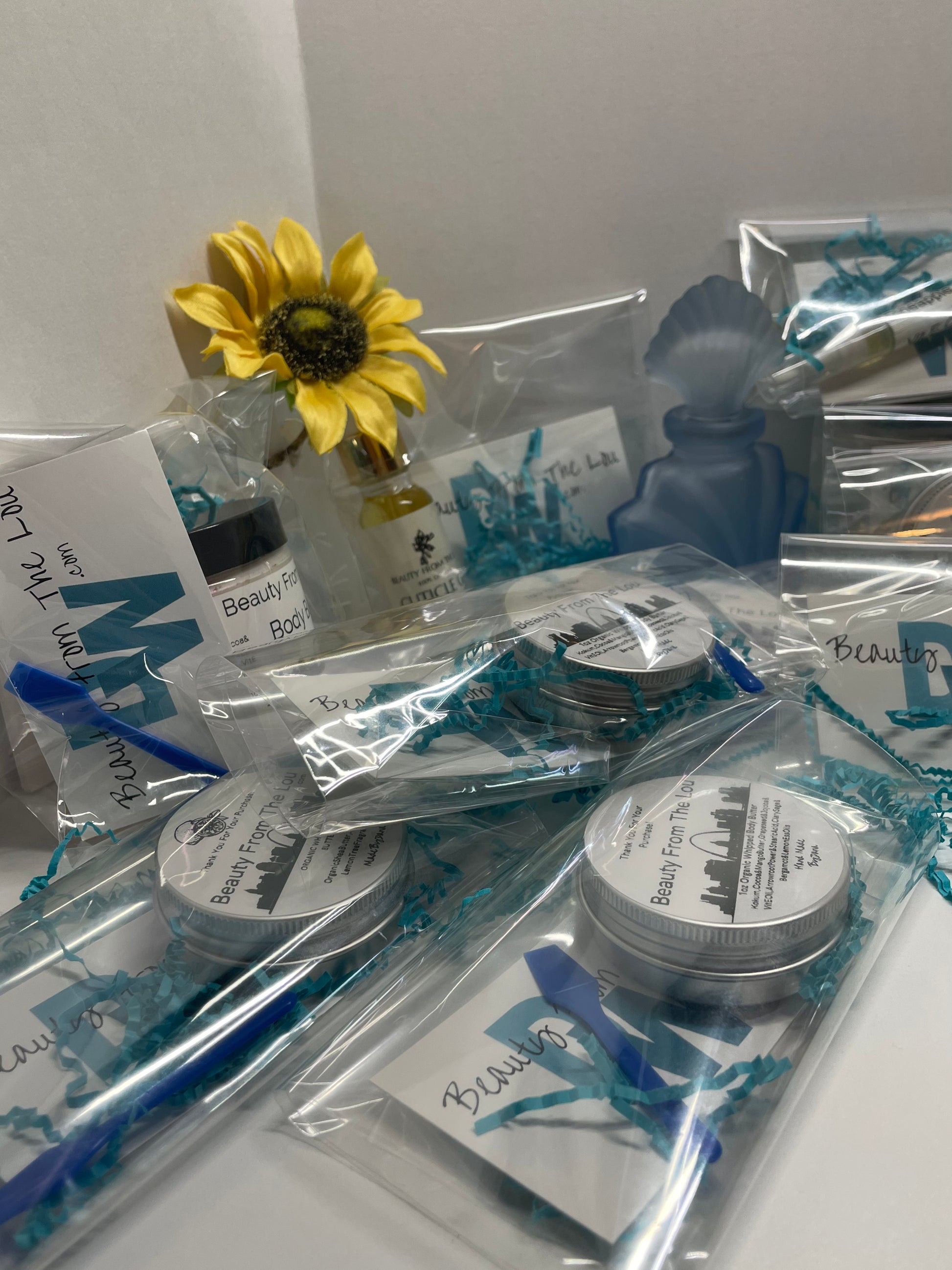 All natural & sustainable body butter Party Favors!!!! Customize your packaging with the color of your choice and be the hit of the party.